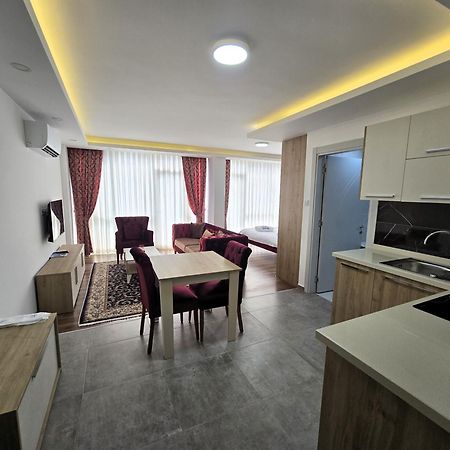 Nurel Shark Residence Кирения Екстериор снимка