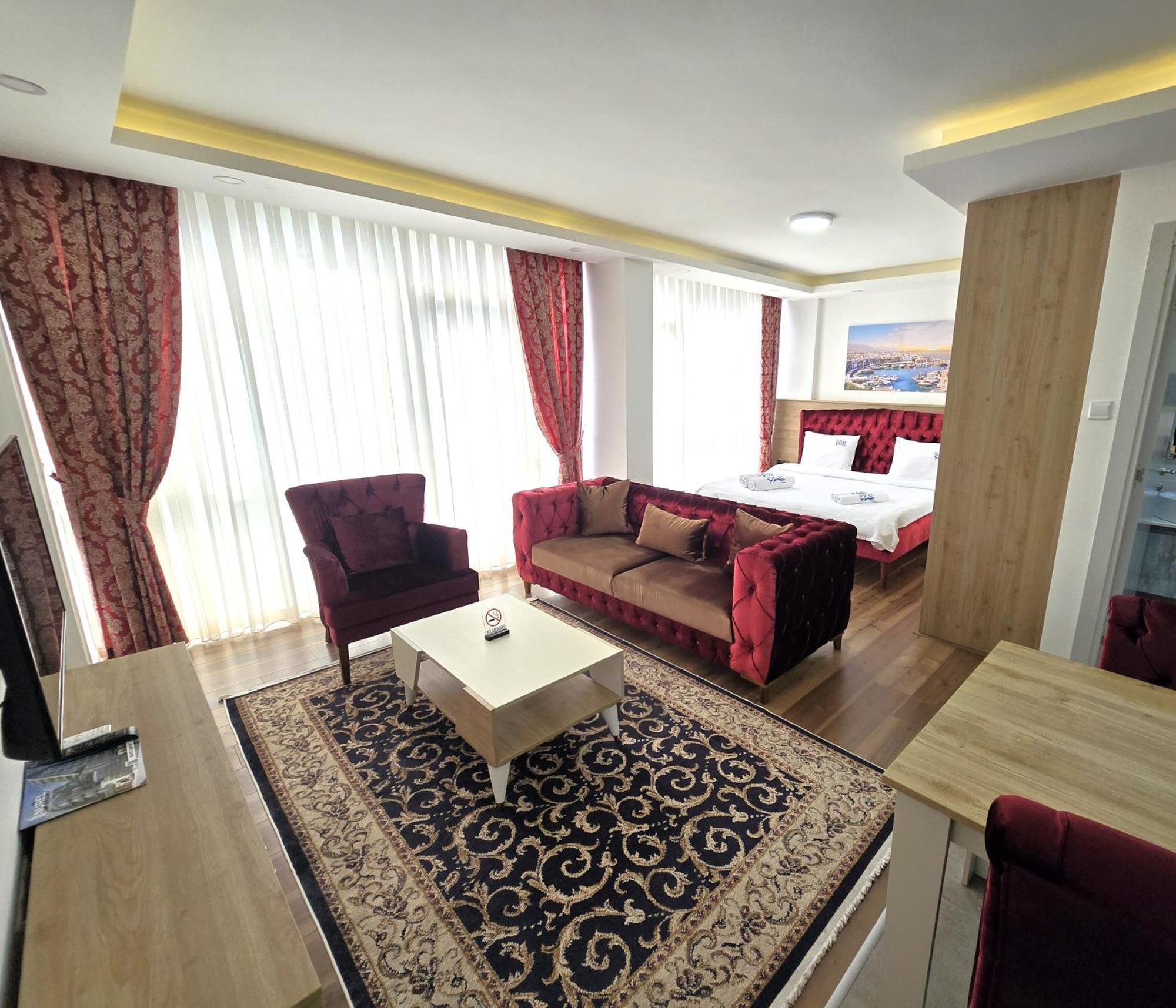 Nurel Shark Residence Кирения Екстериор снимка