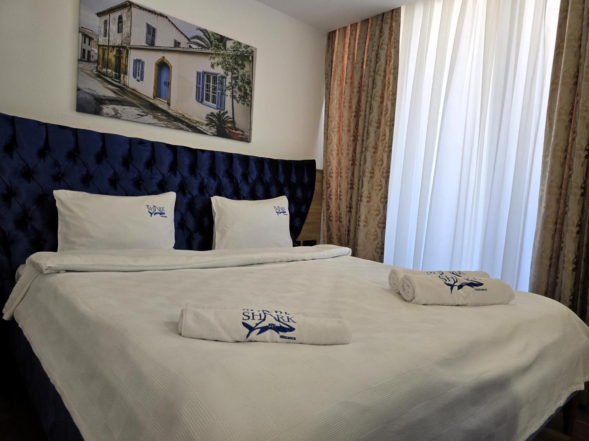 Nurel Shark Residence Кирения Екстериор снимка
