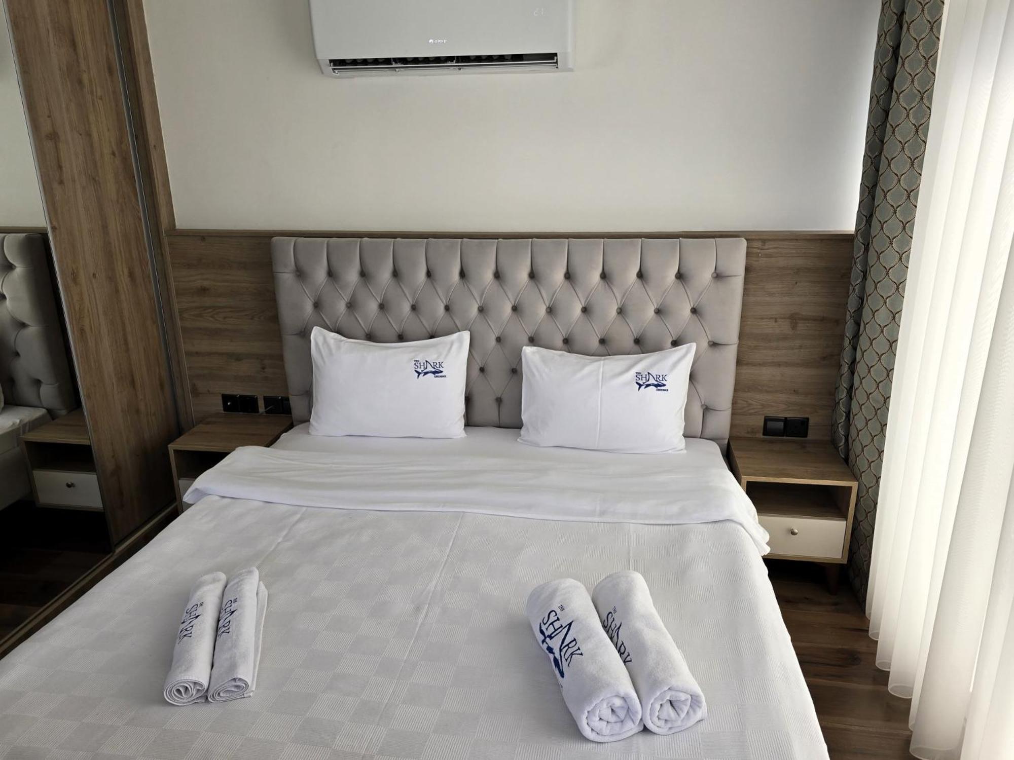 Nurel Shark Residence Кирения Екстериор снимка