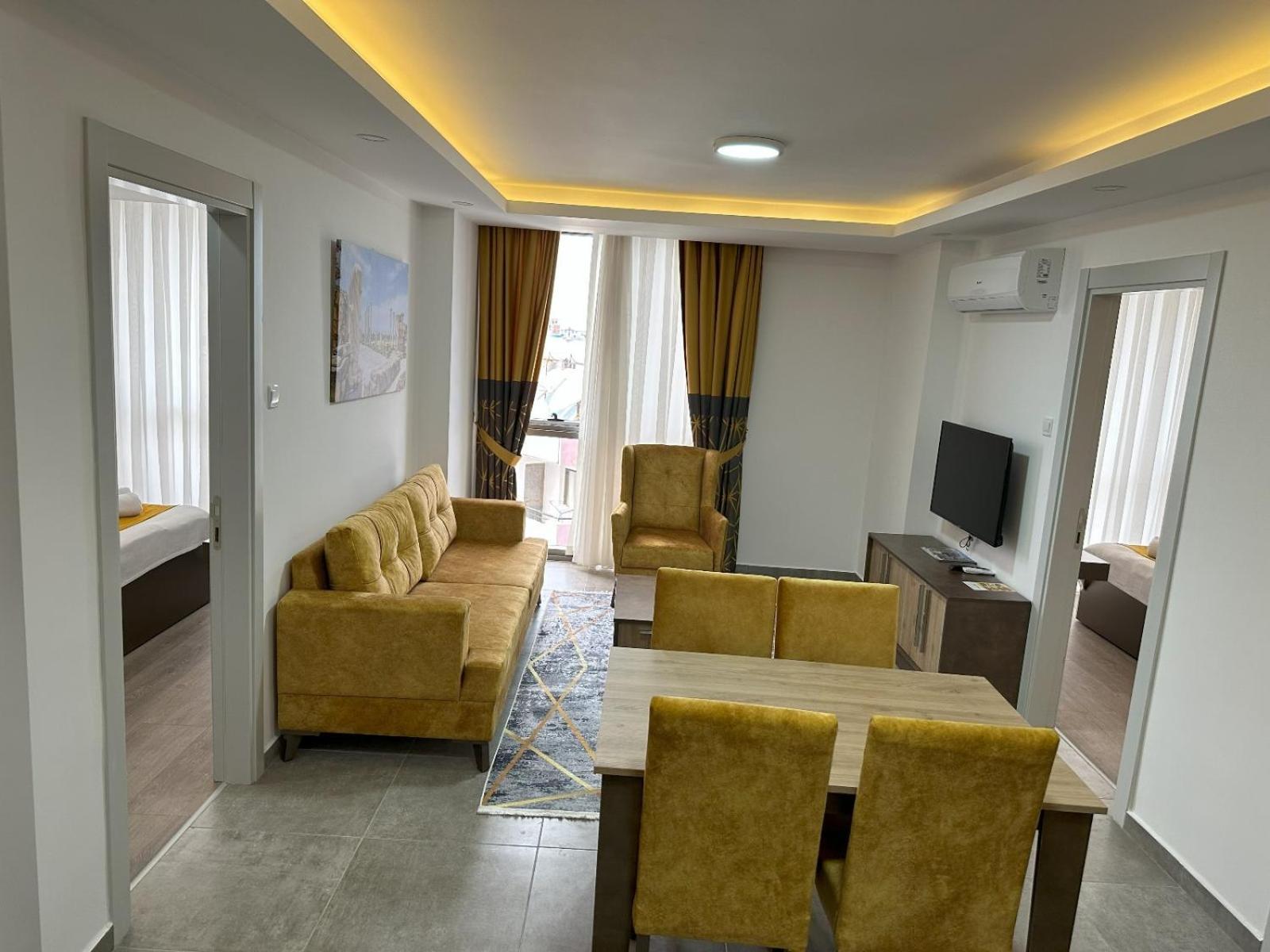 Nurel Shark Residence Кирения Екстериор снимка