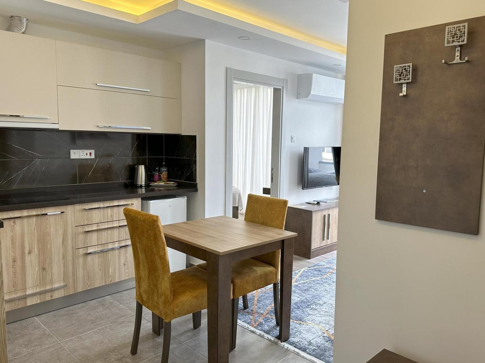 Nurel Shark Residence Кирения Екстериор снимка