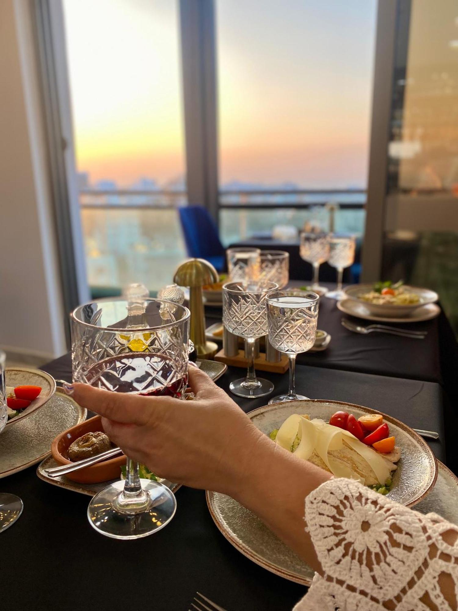 Nurel Shark Residence Кирения Екстериор снимка