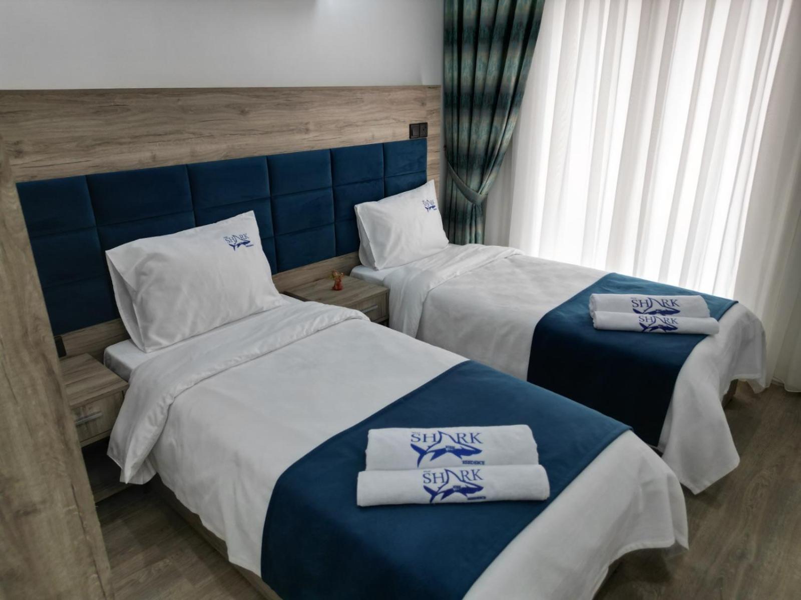 Nurel Shark Residence Кирения Екстериор снимка