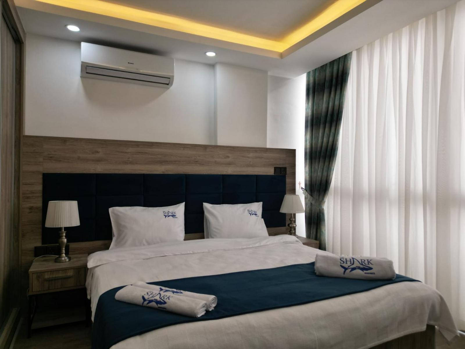 Nurel Shark Residence Кирения Екстериор снимка